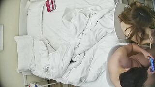 12-16流出酒店偷拍连续几天入住年轻情侣爱喝酒的呆萌美女宿醉未醒裸奔吵架崩溃大哭完整版