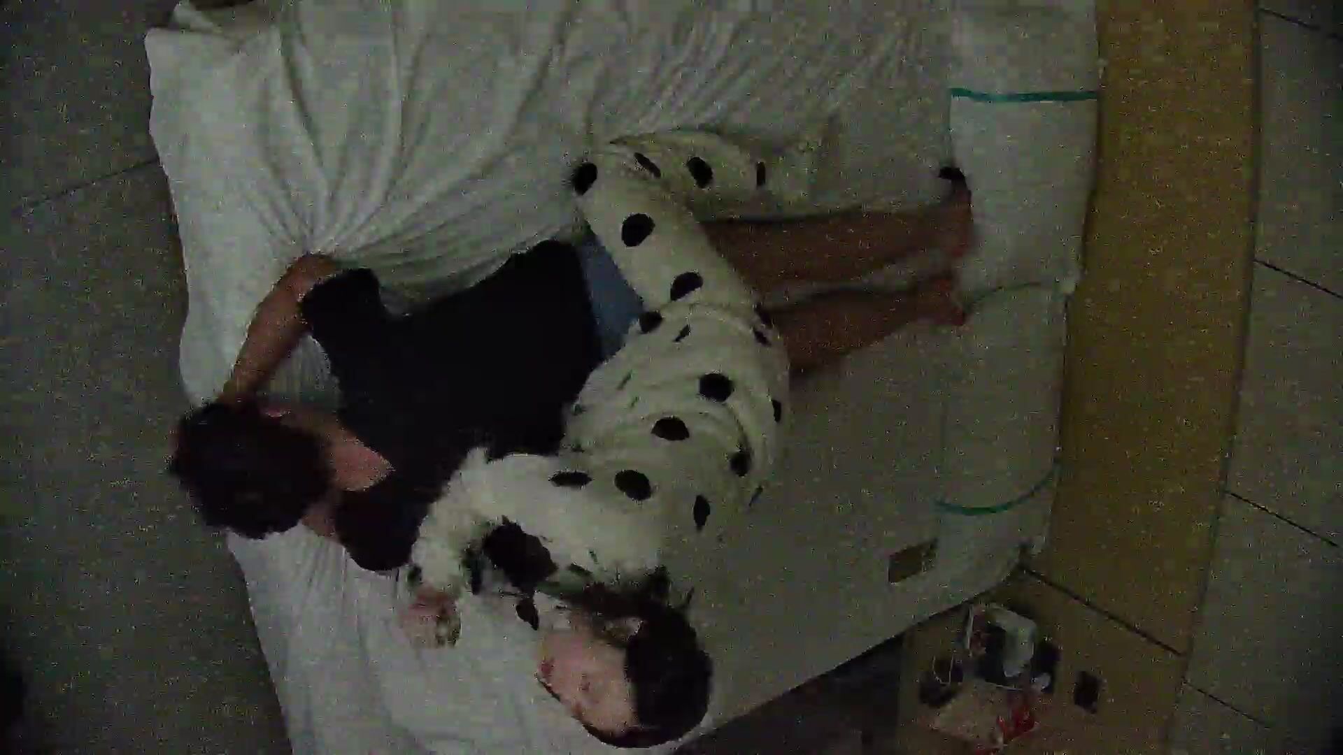 12-13新流出酒店偷拍 腰细腿长粉雕玉琢女友上位骑乘姿势超级风骚00