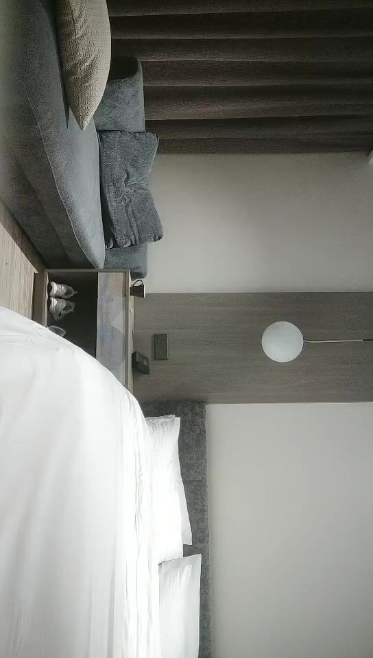 2021.11.14，【利大无比】，23岁，175cm，大长腿女神，一沓红票子数完，裸体相见，近景抠穴，啪啪套子上白浆