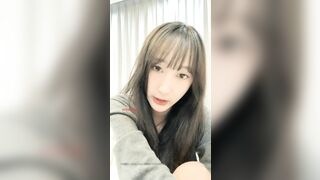 撸点极高！近期下海最极品青春漂亮女神，偶像明星般9分顶级颜值，炯炯有神的大眼 高挑身材，黑丝长腿美腿 难得打炮还喷水