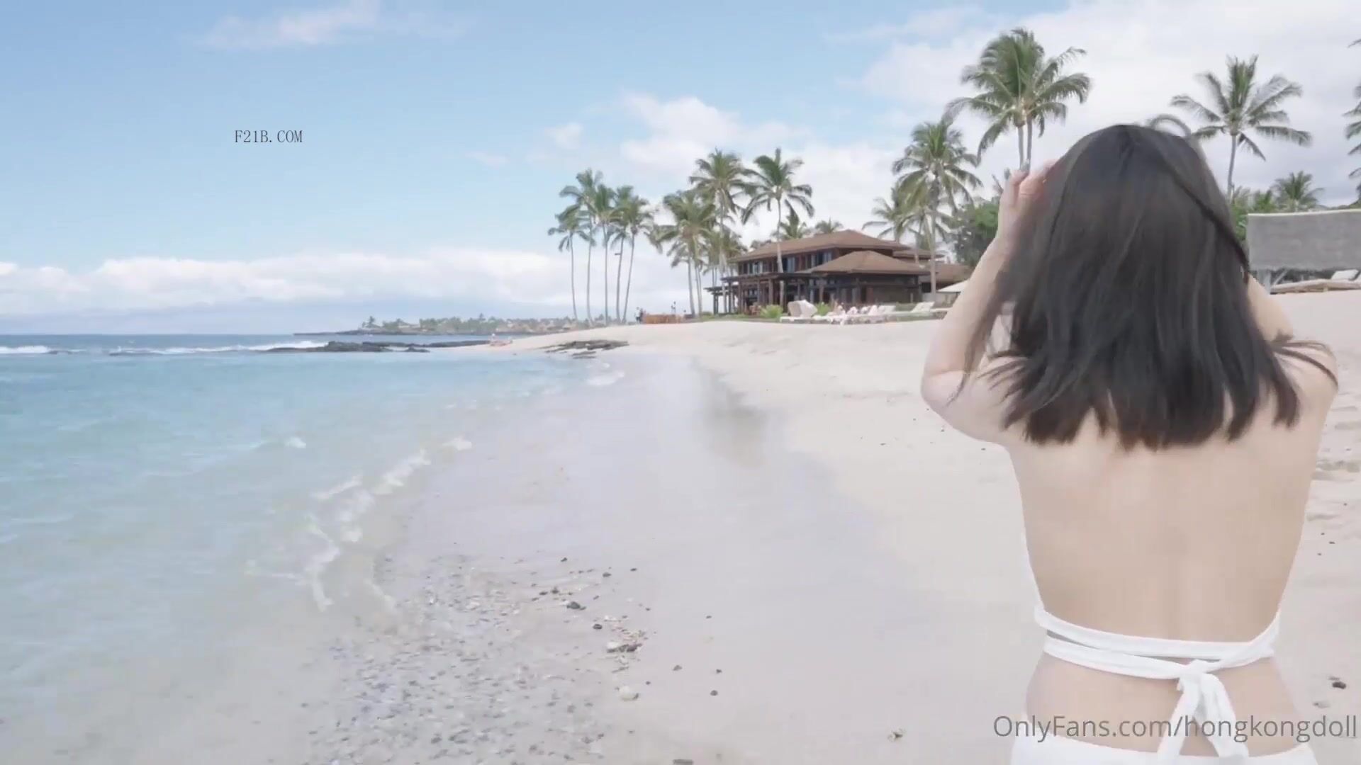 最新超火香港网红极品美少女▌HongKongDoll ▌番外短片- 夏日回忆 性感泳装无套爆艹偶姐姐白虎嫩穴【水印】