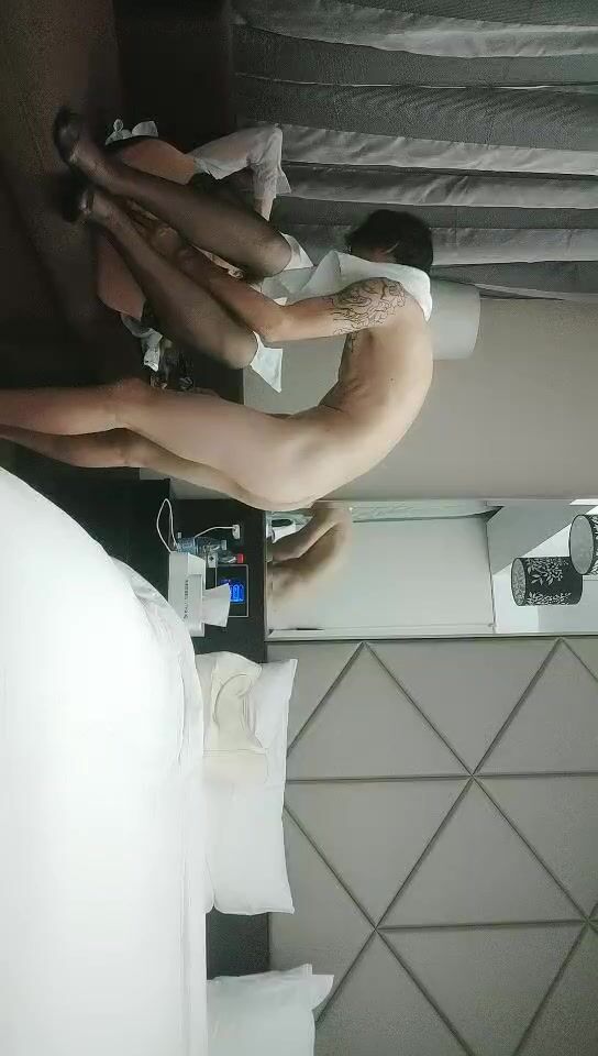 2021-12-5 干劲利速每天操两场，再约大奶小骚货 ，衬衣黑丝揉穴舔屌 ，扛起双腿爆操 ，上位打桩机快速猛顶