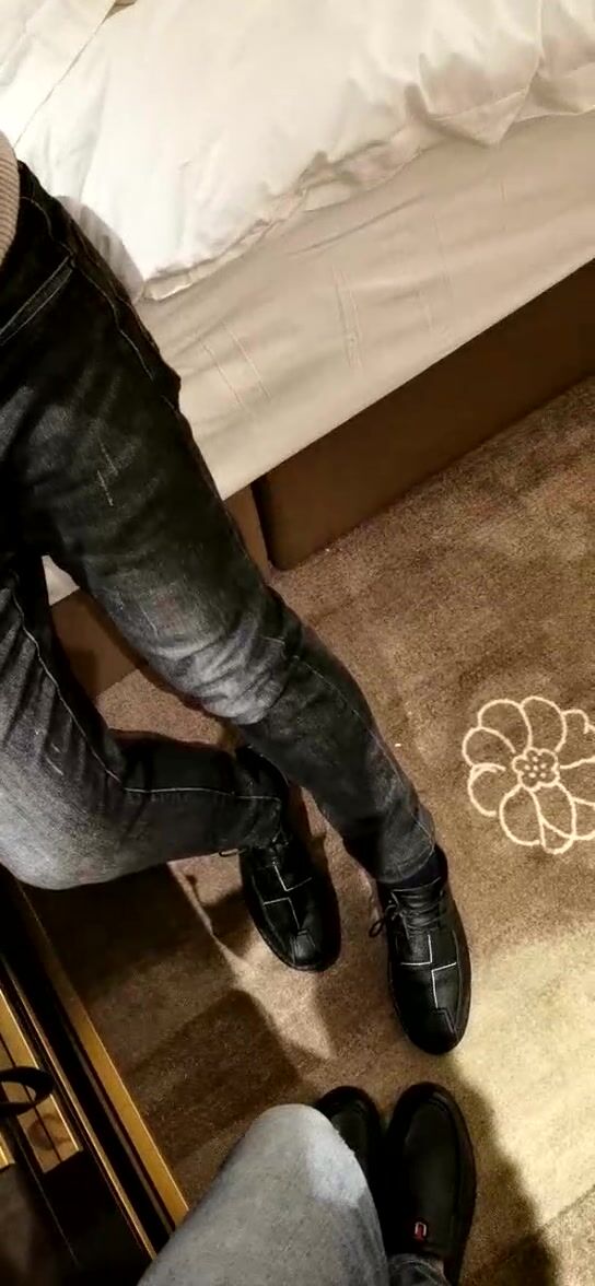 重金约外围女神偷拍，【屌哥探花】，170cm，平面模特，2800共度春宵一刻，相拥舌吻调情啪啪，精彩神作香艳刺激