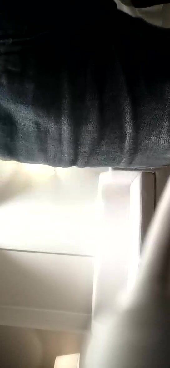 3000档女神，经典外围场，【屌哥探花】，极品美乳，风骚妩媚俏佳人，沙发干到桌旁，口含鸡巴香艳刺激，后入高潮精彩