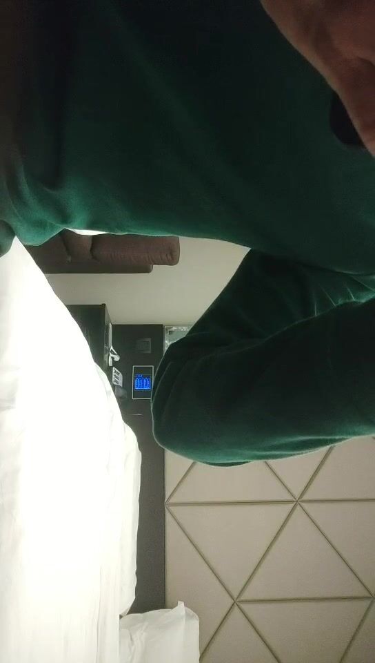 2021-12-16 《用利抽插》高品质探花 ，白衣清纯乖巧小妹 ，舌功一流蹲着猛舔 ，后入爆操大屁股奶子晃动