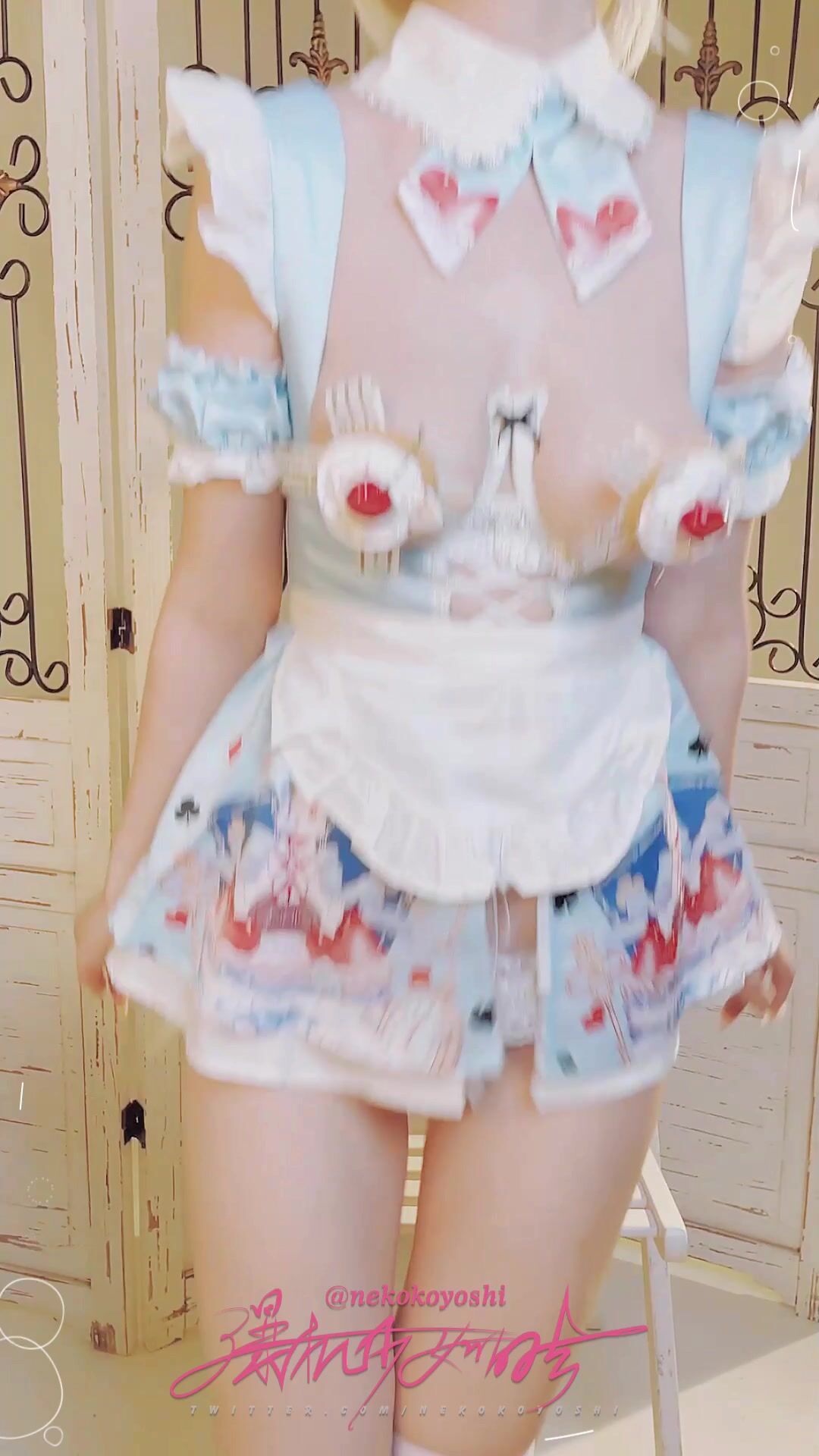 超美高端！稀有贵圈推特Cospaly爆机少女▌喵小吉▌秘密茶会 曼妙少女极嫩三点 光滑白虎色气逼人31P1V