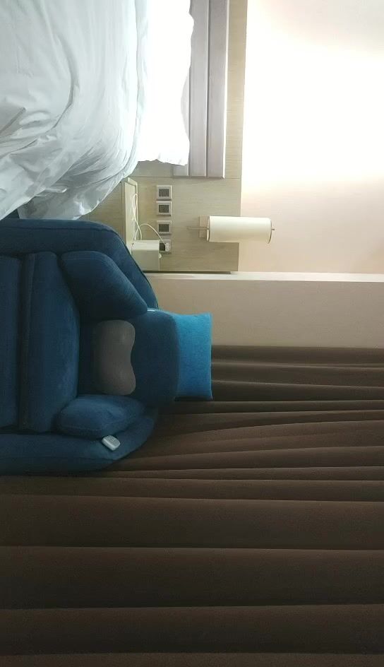 2022-1-1 《用利抽插》约操很能喷豹纹少妇 ，花臂纹身一线天肥穴 ，深喉大屌后入爆操 ，搞完看床上湿了一片