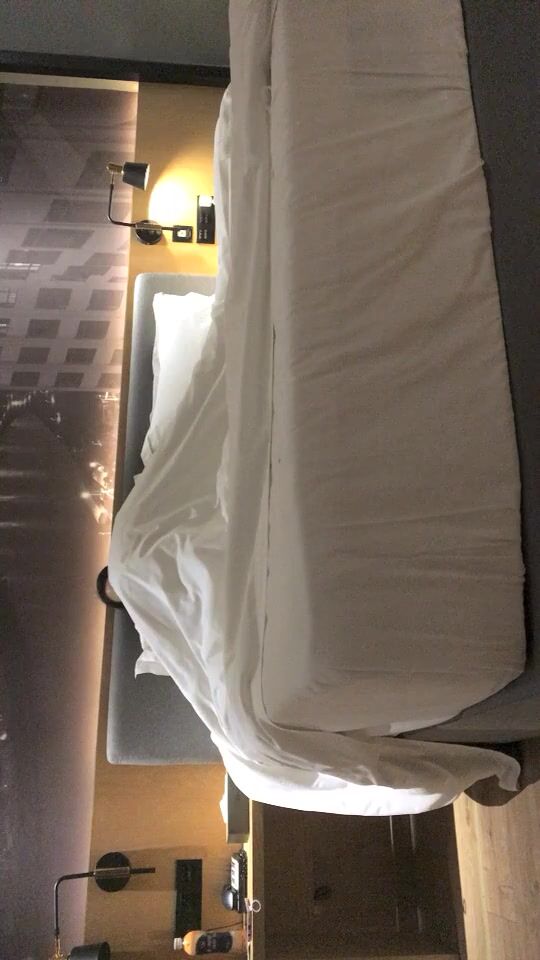 2022.01.01，【鑫仔探花】，小伙苦等一夜，从2021年等到2022年，C罩杯美乳小姐姐姗姗来迟，啪啪狂插超清