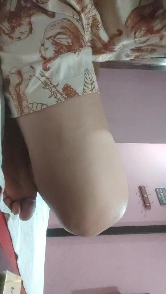 2022.1.8，【李总探花】，按摩店挑三拣四，短发少妇看着态度真不错，口交啪啪，一对大白兔挺诱人，意犹未尽