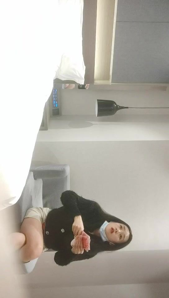 2022-1-13《我是探索者》深夜约漂亮妹子，女的太机车要狠狠操，怼着骚穴就是猛操，妹子直喊疼加大力度持续输出