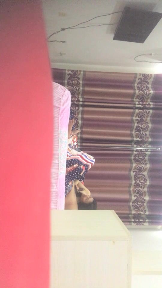 2022.1.11，【未命名32523】，真实良家偷拍，颇有几分姿色少妇，舔穴享受直哼哼，观音坐莲老汉推车，偷窥氛围感