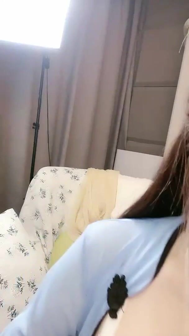 无敌妖艳又清纯的粉嫩大美人，人间极品蜜桃胸器，粉红的嫩穴 自慰出大量白浆，最接近完美的女神之一