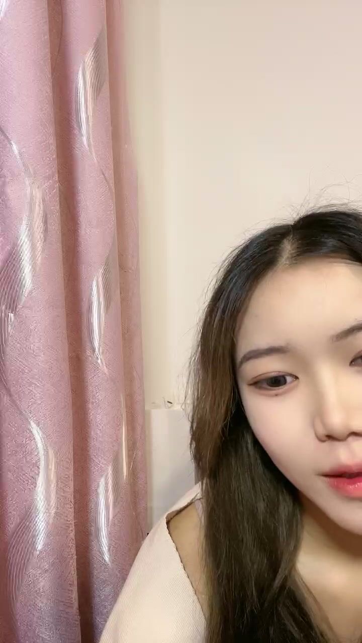 高颜气质女友黑丝大长腿，完美露脸口交，吮吸粉红龟头，女上位灰丝啪啪