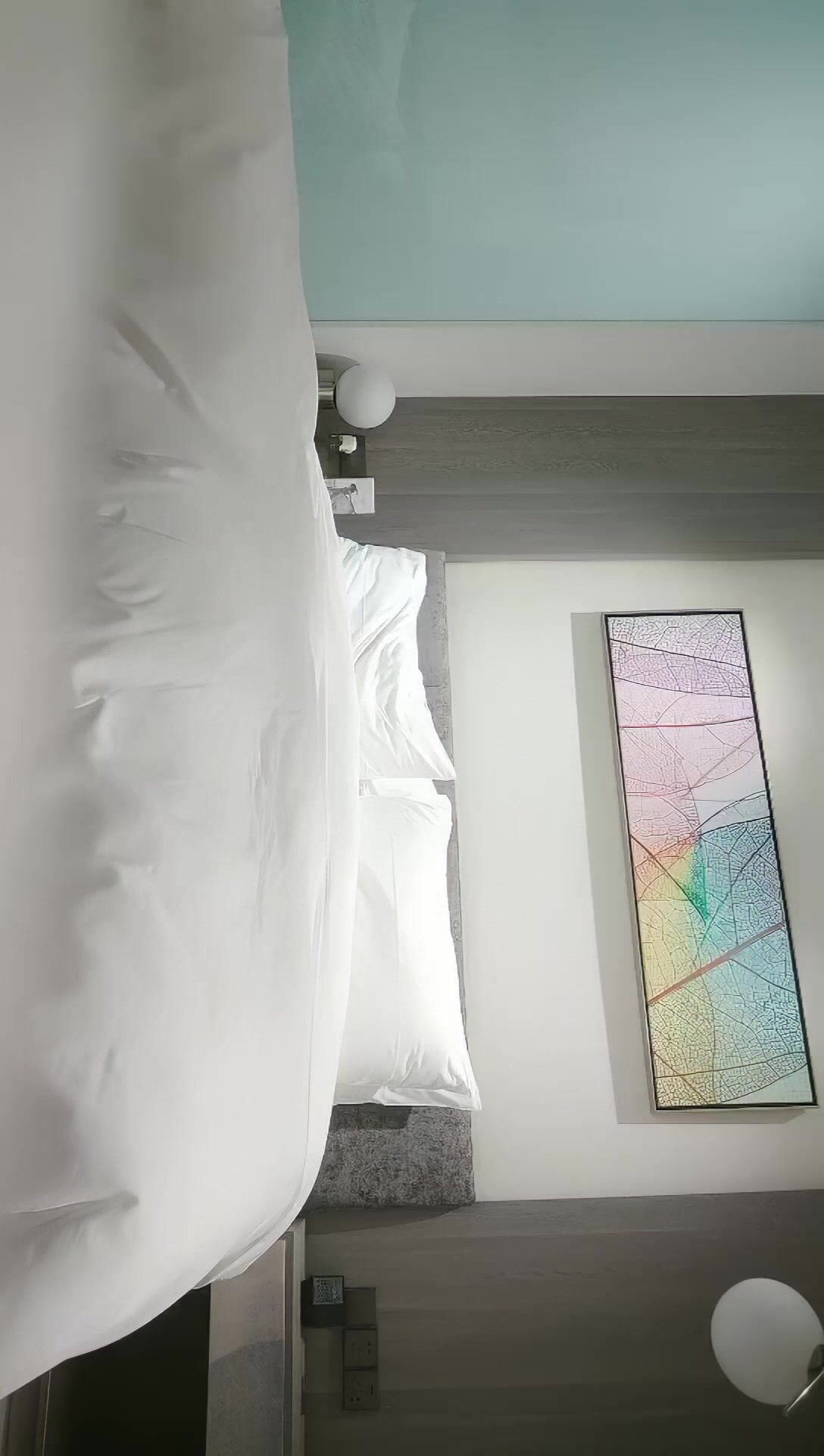 【AI高清2K修复】2021.9.24，【利哥探花】，200网约丸子头美少妇，美乳长腿，黑丝情趣，观音坐莲