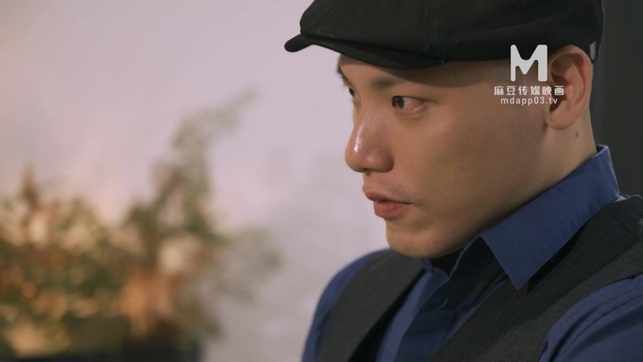 麻豆传媒MD-0209 饥渴三娘 淫欲教子 牌桌下的无情榨精