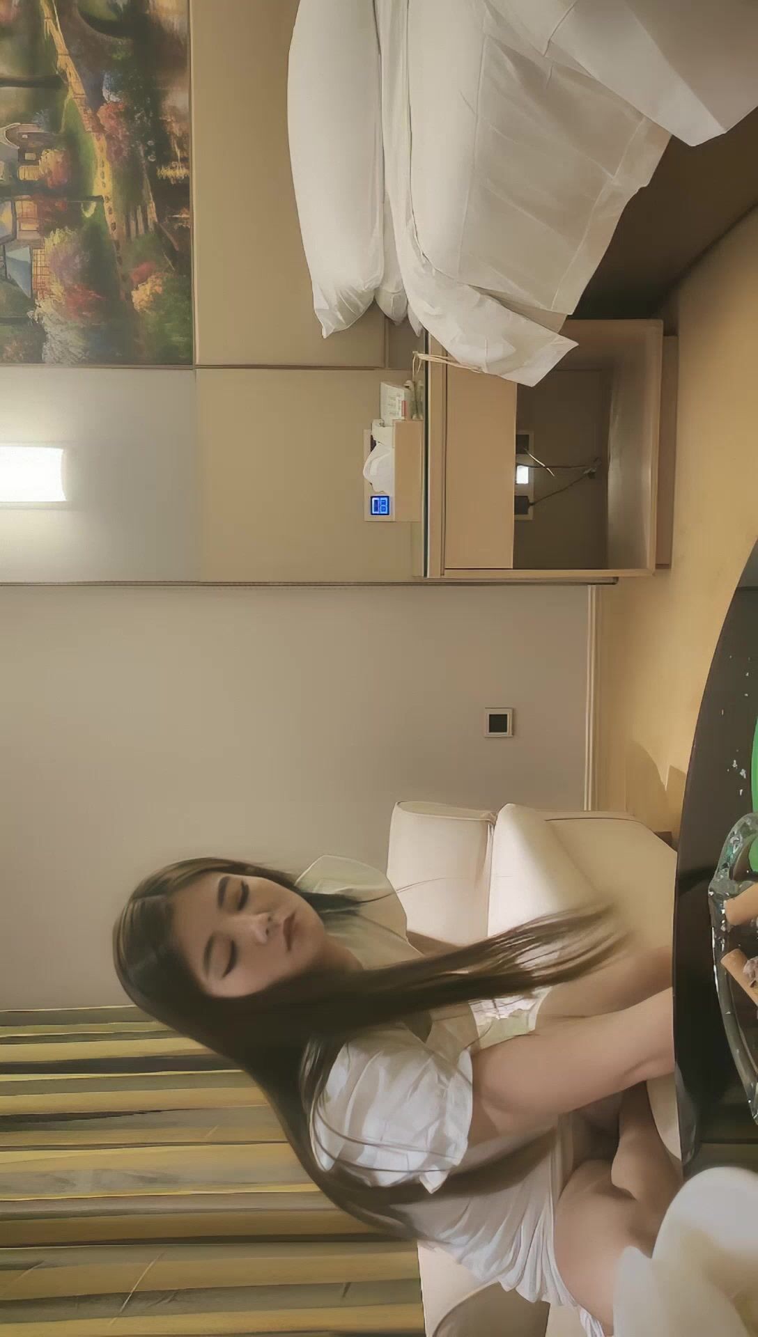 【AI高清2K修复】2021.9.6，【小马寻花】，几十万粉丝要求返场，极品抽搐妹，中途休息，吹硬换套，第二炮继续激情