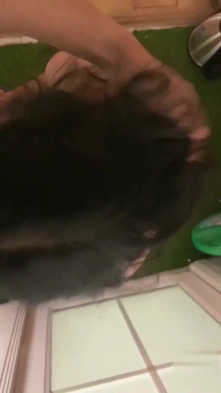 网友自拍 操熟女妈妈 你是不是骚逼 阿姨穿红丝开裆裤 多毛鲍鱼饱满 无套啪啪