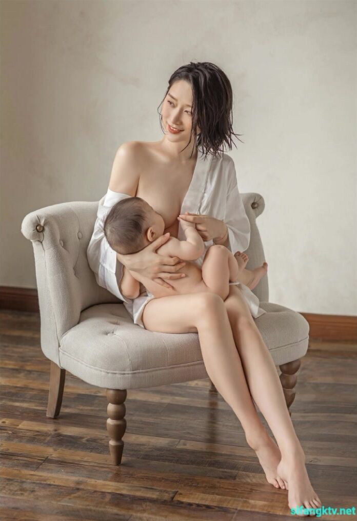 自拍馆影【楼孕妇少妇大肚子】流出的大尺度自拍，宝妈或准宝妈们 挺着大肚子及老公各种大尺度婚纱等纪念留念，不乏不少美艳少妇