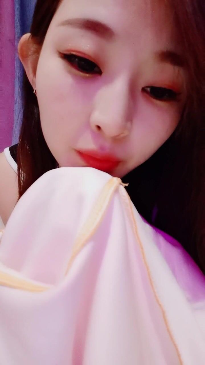 风情乳娘--美柚儿度。 手感如酸奶般美味的乳房，软软又饱满的大胸