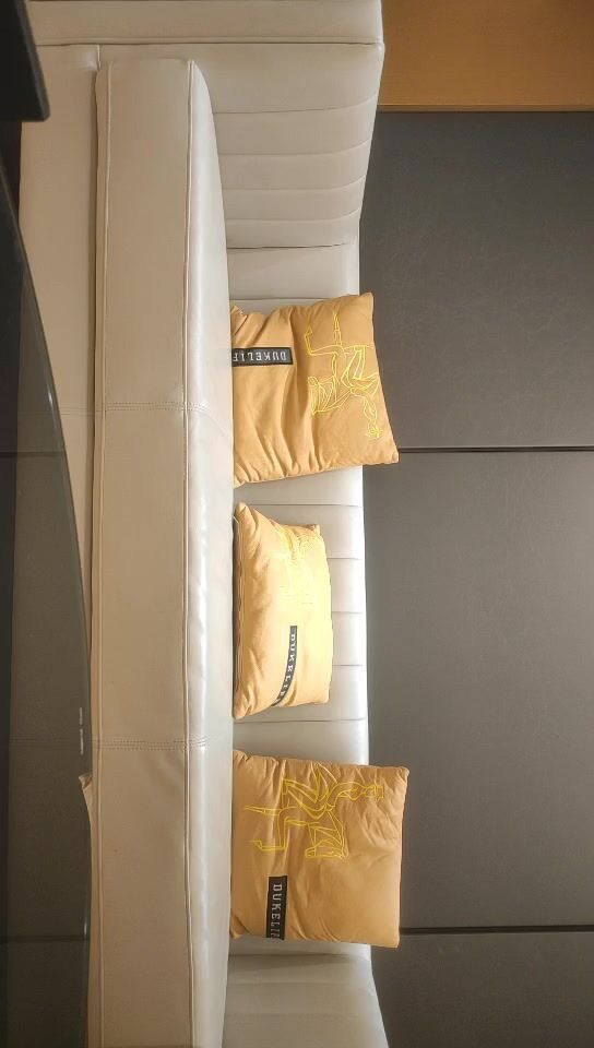 2022.3.11，【我有一台拖拉机】，今夜转换风格，精品外围小姐姐，一对大胸真闪亮，超清镜头完美