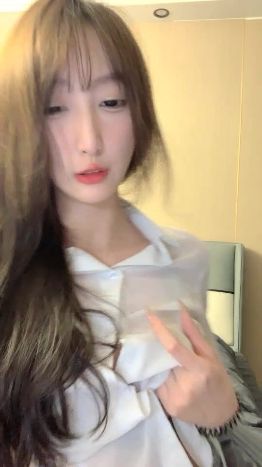 2021.3.15，收益榜探花，157800金币，【泡泡咕】，首次道具插逼，172cm，神似都美竹