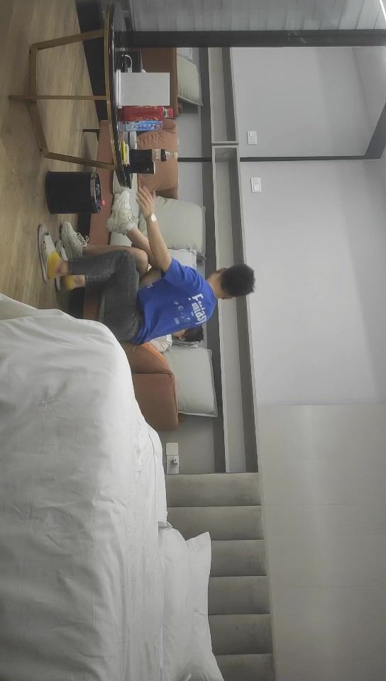 2022.3.15，【我有一台拖拉机】，2000约腼腆小姐姐，这颜值怎么忽高忽低的，翘臀圆润，小伙暴力插逼