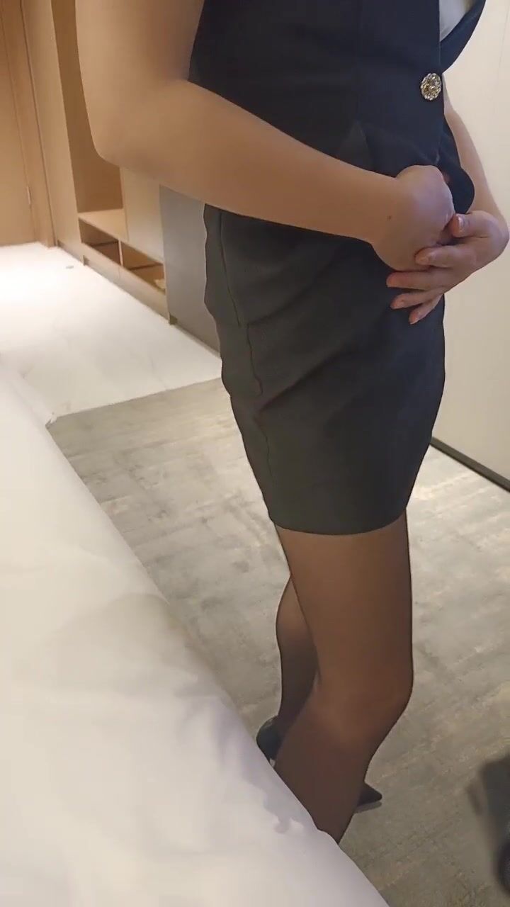 2022.3.18，【寻欢探花记】，酒店前台，制服诱惑，小少妇一开始还假正经，骚逼脱光，白浆都干出来