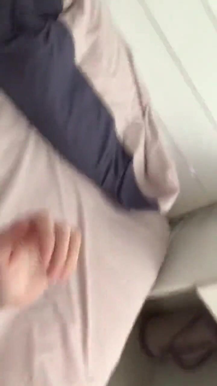 真实自拍在家操小女友 越反抗越兴奋 无套抽插 最后拔枪怒射 身材不错 露脸 高清