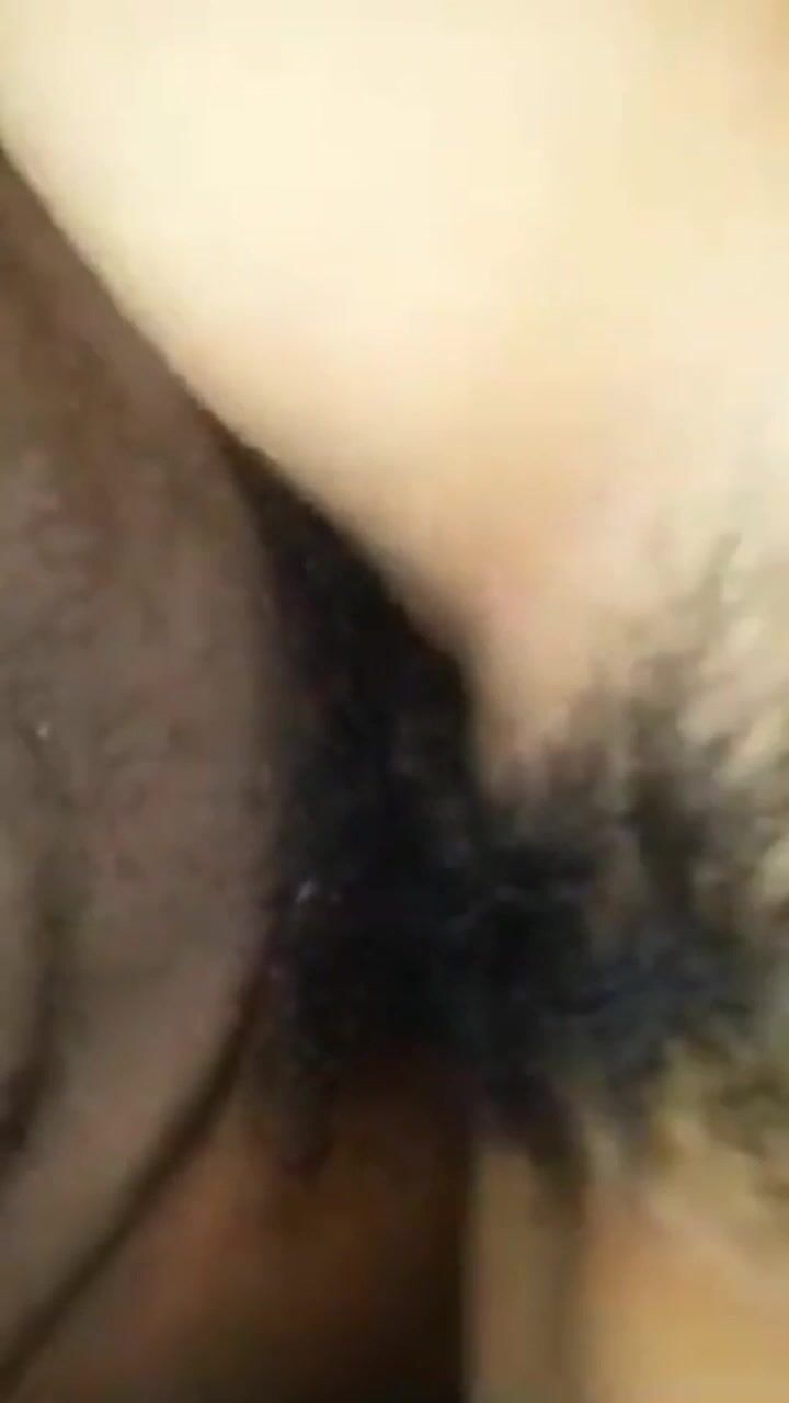 媚黑少妇 背着老公在家跟黑祖宗偷情 女上位无套操了一逼白浆 看这骚表情应该舒爽了