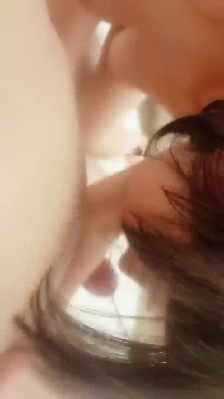 短发美艳美少妇酒店和单男啪啪做爱口硬了就猴急的女上位啪啪，分享战后的逼逼特写