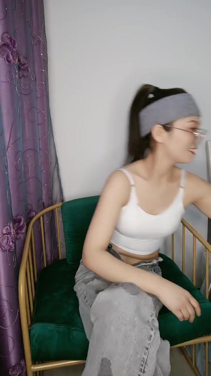 35岁瑜伽少妇：人美又骚的阿姨，谁顶得住这风骚劲，真尼玛可以哦，和隔壁老王的性爱传说