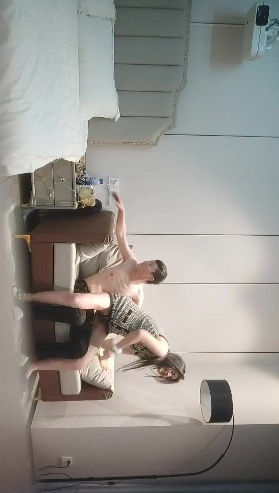 【無水印---新片速遞】2022.4.8，【哥现在只是个传说】，大圈外围女神，大长腿高挑美女，战力持久骚逼被干爽