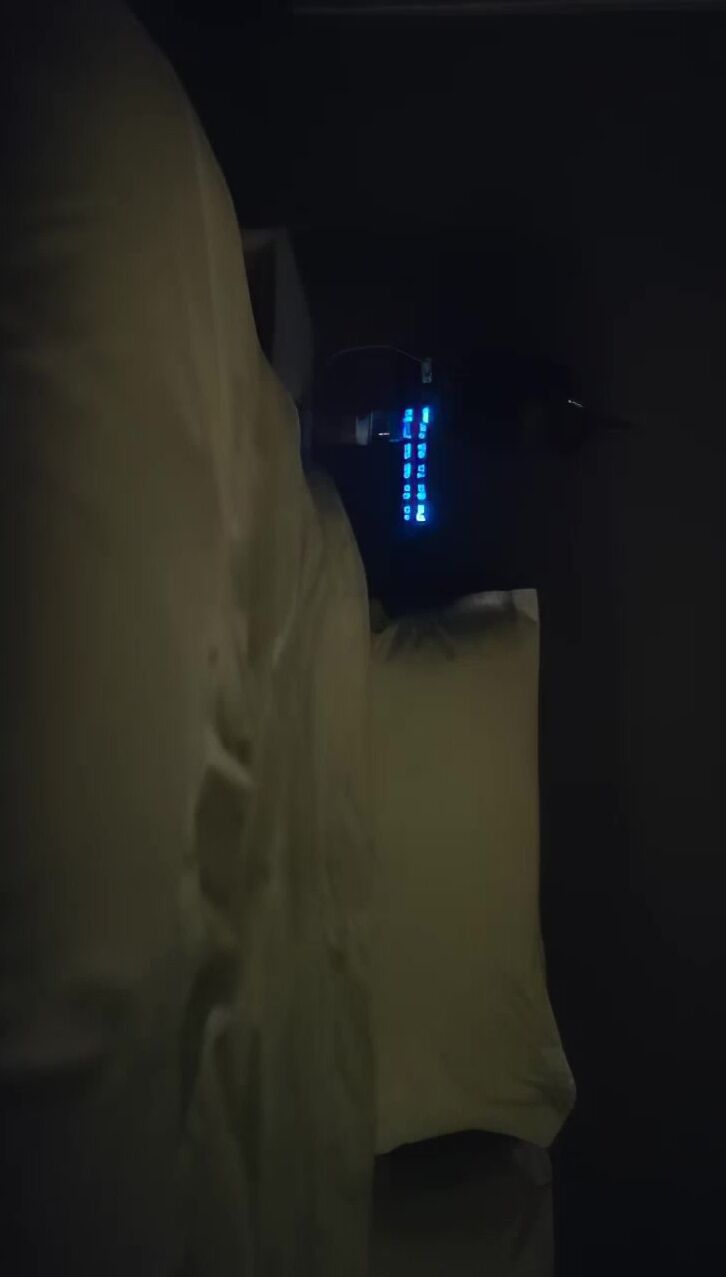 【無水印-超清新片速遞】2021.12.19，【用利抽插】黑框眼镜知性范，各种抠穴还要闻一闻，反差婊浪劲十足1