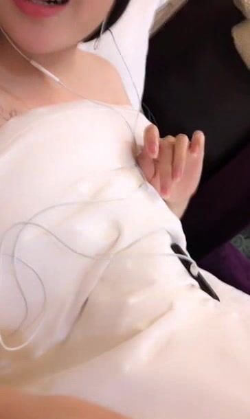 【百度云泄密流出】大二小伙和清纯女酒店开房 “哎呀你轻点”完美露脸