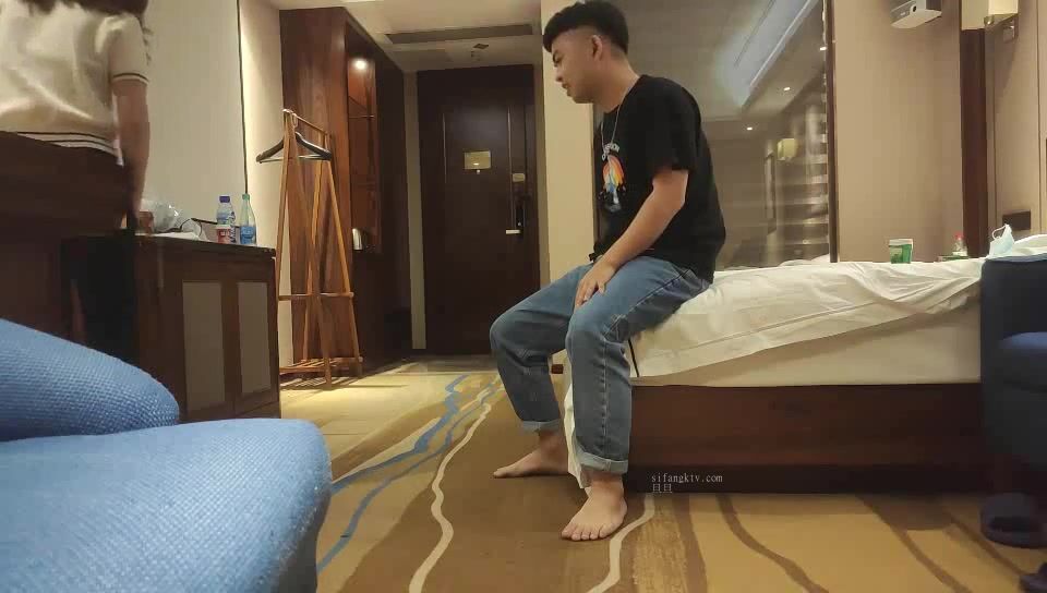 2022-4-22新片速递《我有一台拖拉机》高端约啪175CM22岁高雅气质外围女