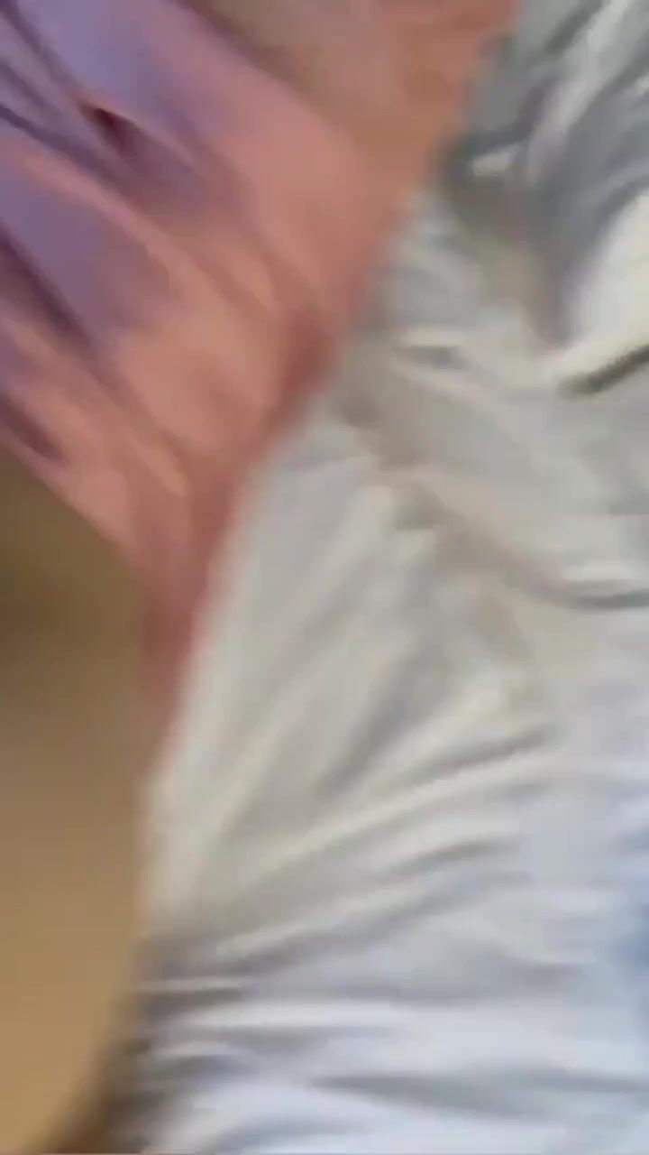 高颜值少妇酒店偷情 笑起来超甜美 迫不及待解开衣服一番激战 销魂淫叫 高潮不断