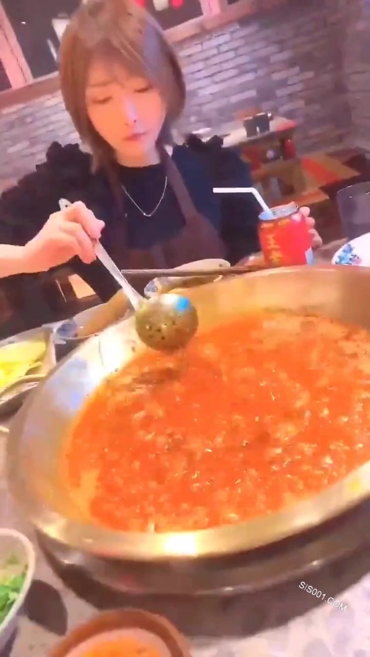 富二代和外语大学日本留学生大眼美眉啪啪 身材苗条 鲍鱼肥嫩 小贫乳