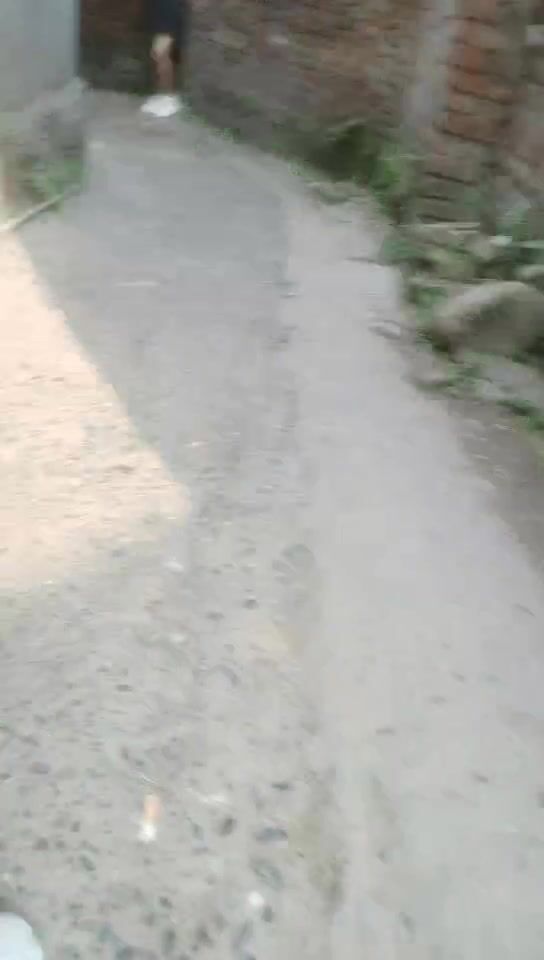 【無水印原版---新片速遞】2022.4.27【持有无套内射执照】，一览众逼挑中E胸少妇，一对吊钟美乳，蝴蝶粉逼1