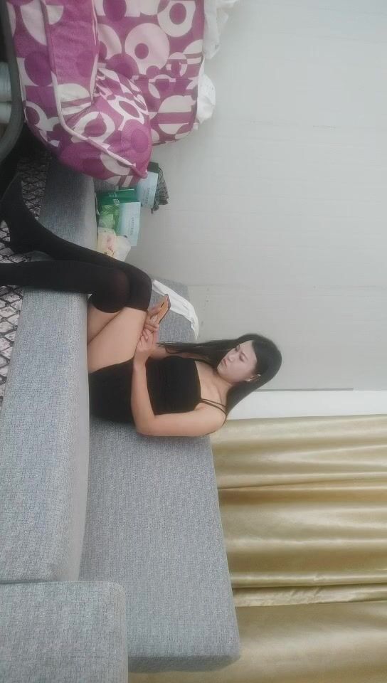 【無水印原版---新片速遞】2022.5.8，【持有无套执照】，外围品质，20岁年轻小姐姐，极品美乳，看逼也满分1